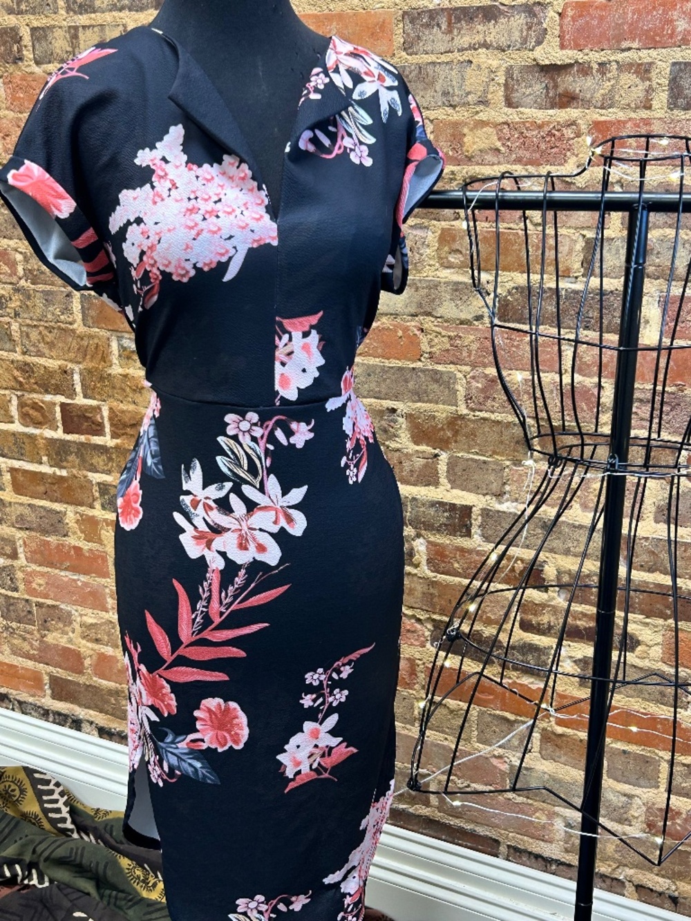 Dress - Picture 1 of 7